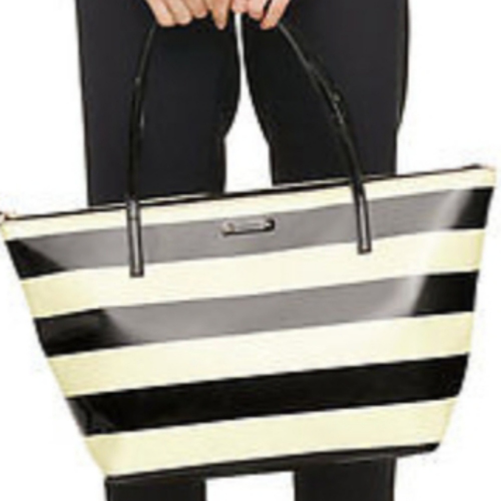 Kate Spade Penn Valley Sophie Patent - Picture 2 of 8